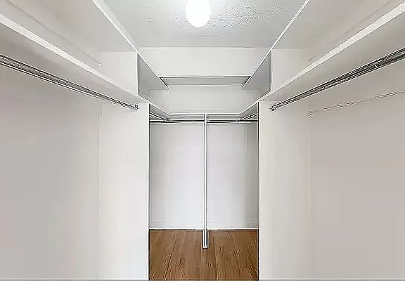 5th image of 360 E 57th St APT 17B