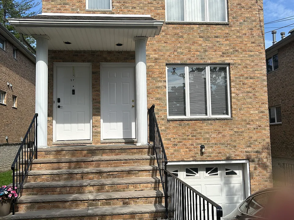 57 Petrus Ave #2