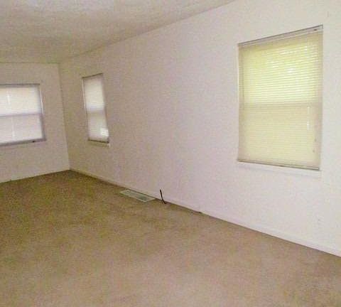 3rd image of 3422 Wayne Ave