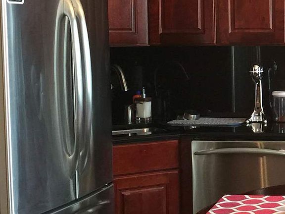 2nd image of 2566 48th St #2