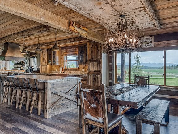 4th image of 700 Lodgepole Rd