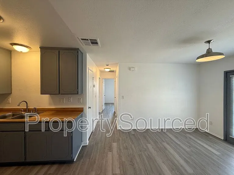 1944 Hickock Ct — Photo 9