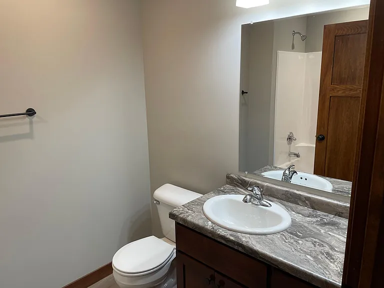 894 Brentwood Cir — Photo 7