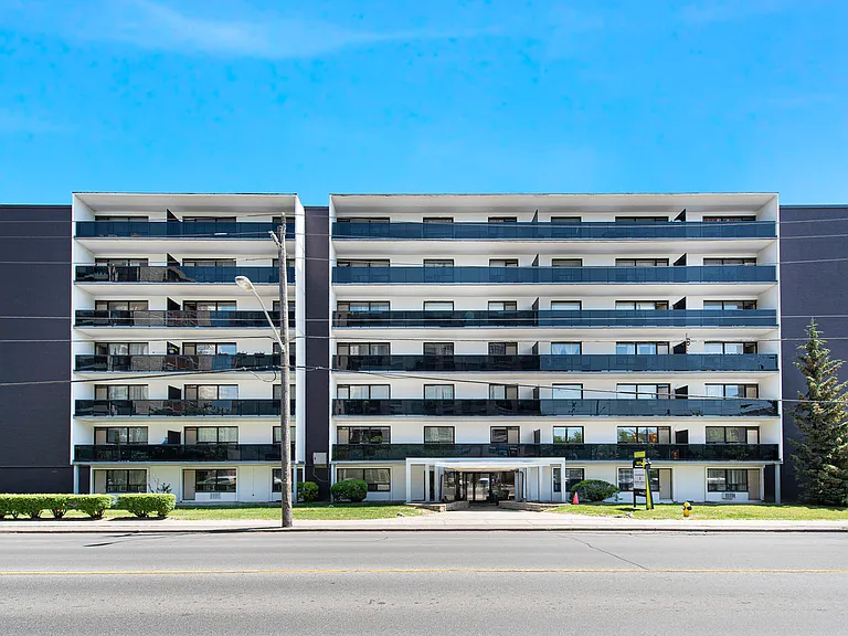 3575 Bathurst St — Photo 9