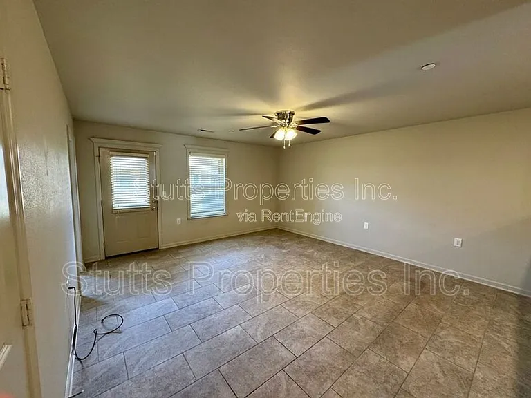 101 Gin Ct #702 — Photo 5