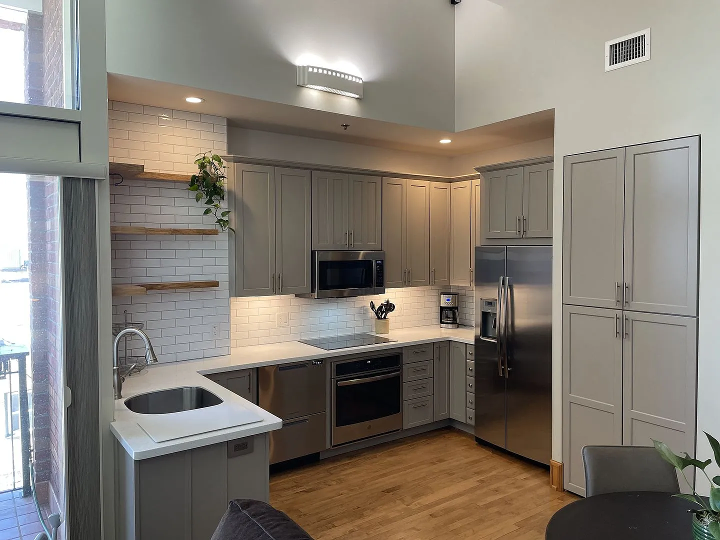 Kress Condos - College St 59C — Photo 2
