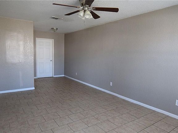 3rd image of 3208 Hereford Ln APT D