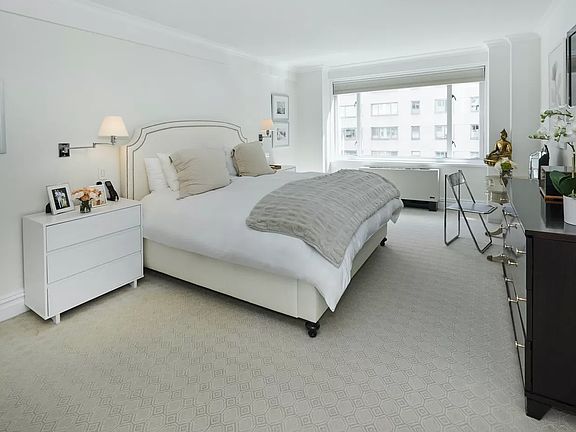 5th image of 179 E 70th St APT 6C