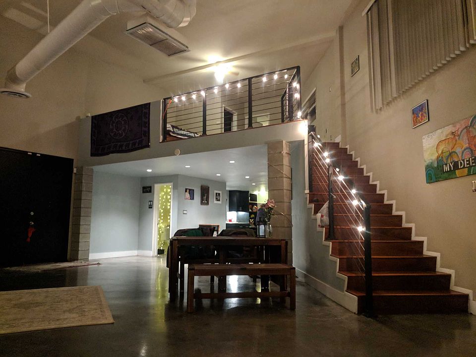 1st image of 2747 S Sepulveda Blvd