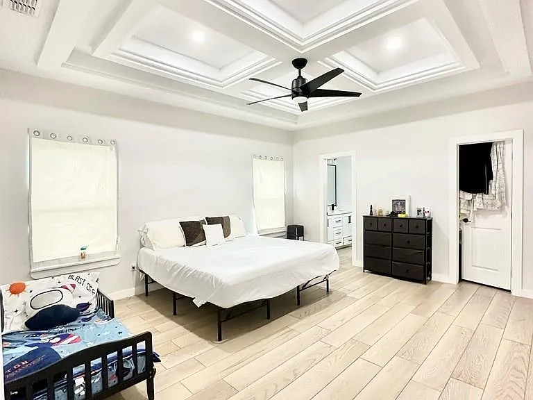 401 Tamarindo Ln — Photo 18