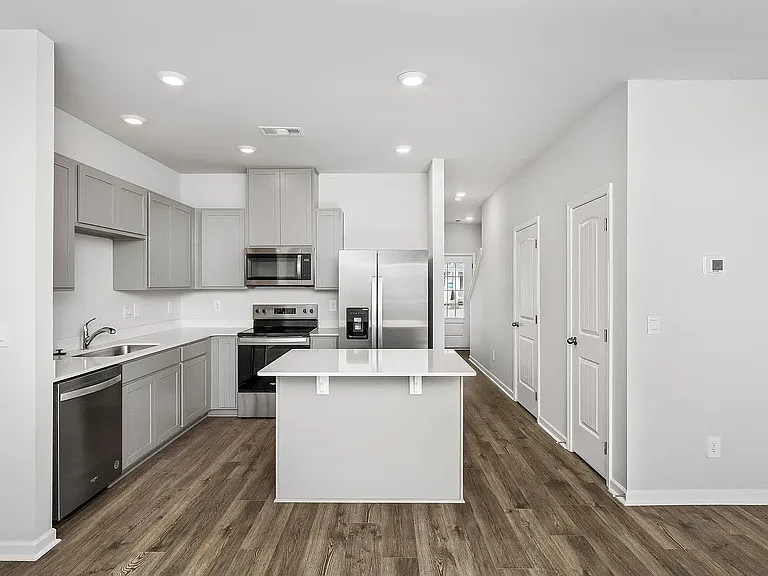 1024 Keyes Pl — Photo 9