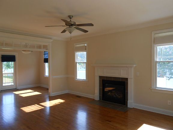 4th image of 4121 Colony Woods Dr