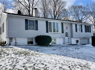 425 Birchwood Blvd, Baldwinsville, NY 13027