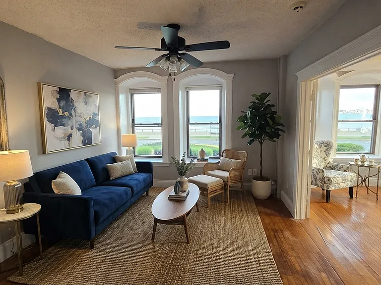 285 Lynn Shore Dr #102 — Photo 3