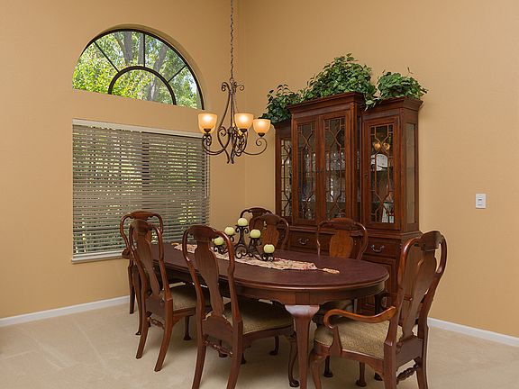 3rd image of 104 Woodranch Cir