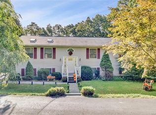 102 School House Rd, Middletown, NY 10940