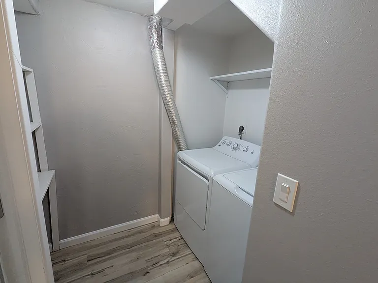 957 Wolff St #2 — Photo 4