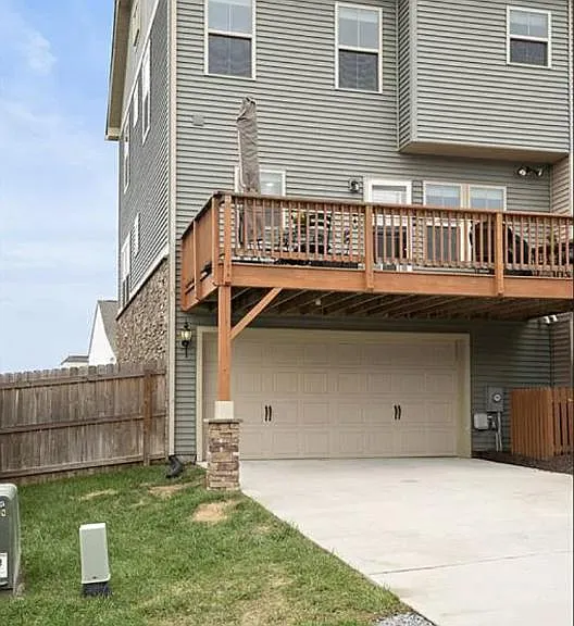 16621 Gossamer Dr — Photo 32