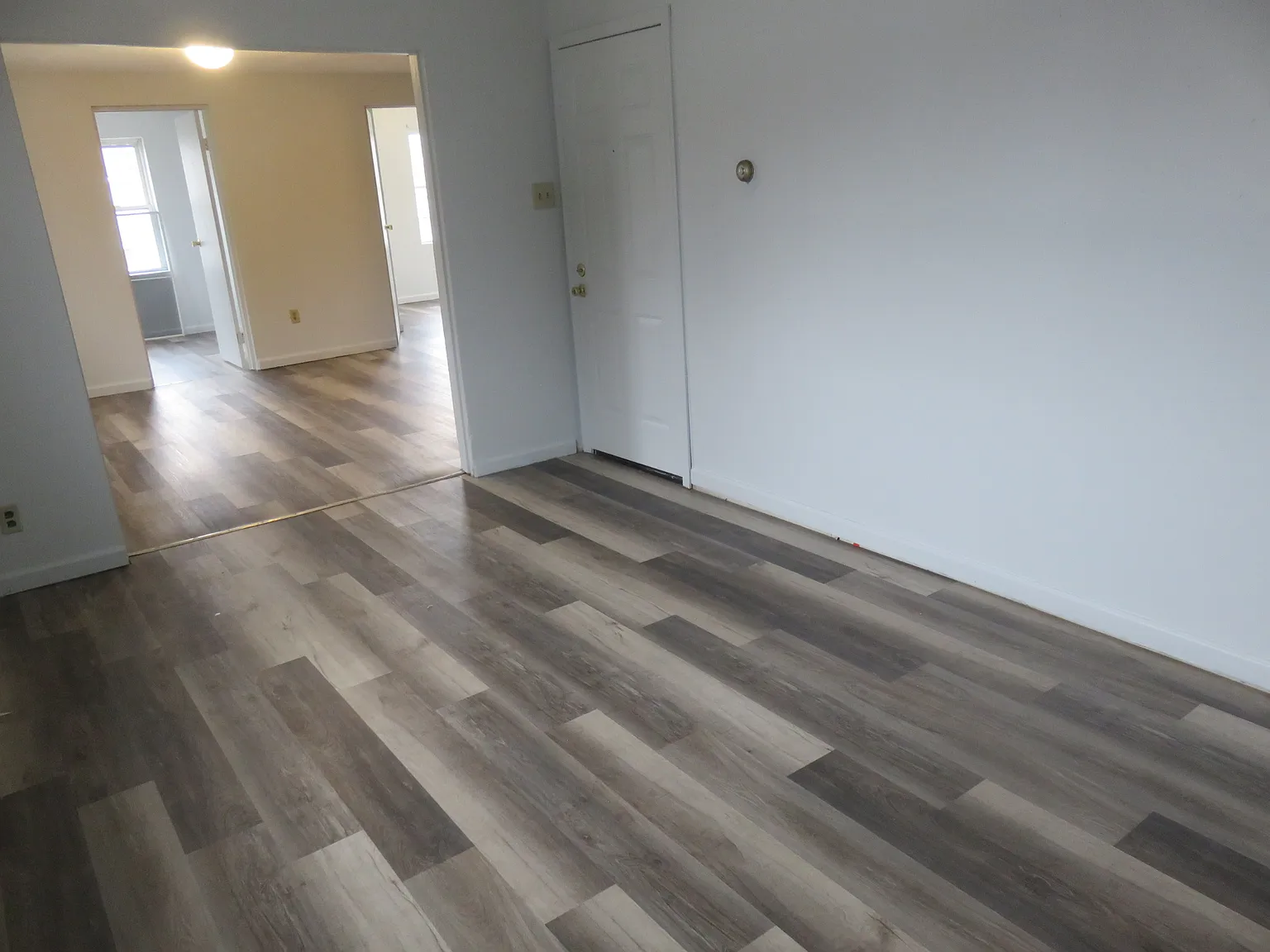 2 bed, 873 sqft, $800 — Photo 1