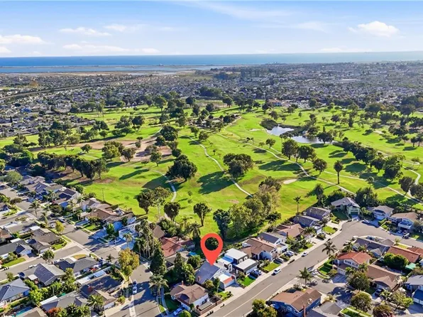 5872 Meadowbrook Dr, Huntington Beach, CA 92649