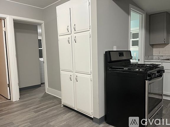 4th image of 5717 Ivy Dr