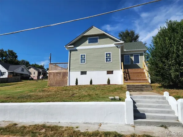 1716 Grace St, Hannibal, MO 63401