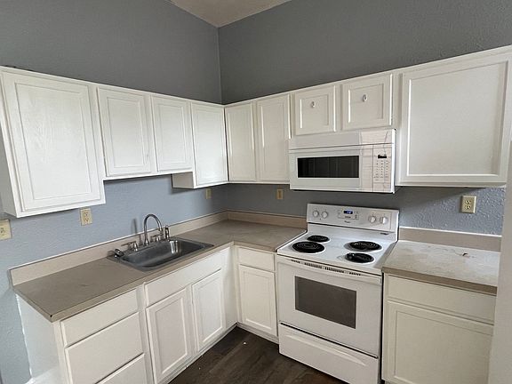 3rd image of 3444 Texas Ave APT A
