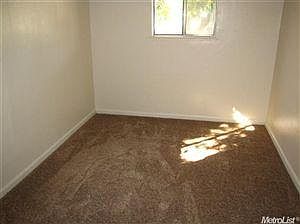 5th image of 138 W Wetmore St