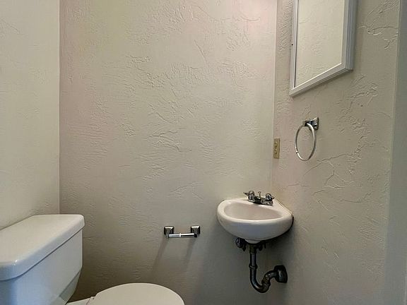 3rd image of 5452 Wilkins Ave