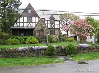 834 Soundview Dr, Mamaroneck, NY 10543