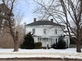 77 North St, Kennebunkport, ME 04046