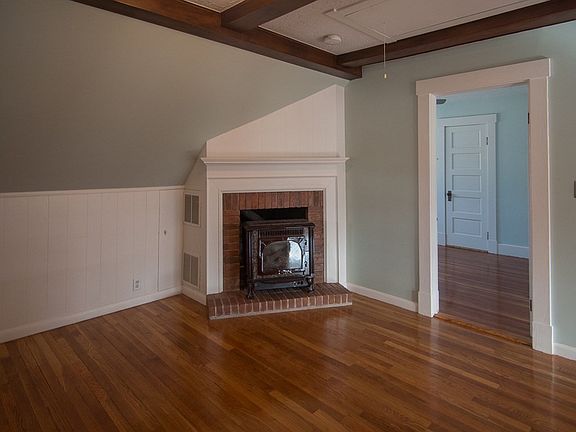 4th image of 30 Mountain Ave #3