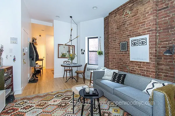 Rented by Copperwood Real Estate | media 23