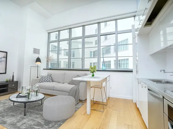 2728 Thomson Ave, Long Island City, NY