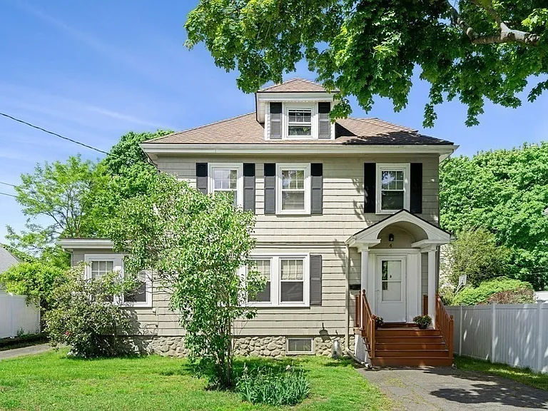 4 Mystic Rd — Photo 1
