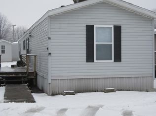 177 N Center St #18, Braidwood, IL 60408