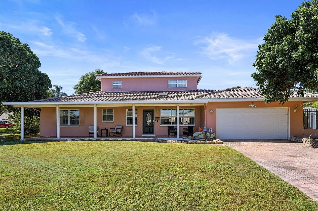 8 bed, 2552 sqft, $950 — Photo 2