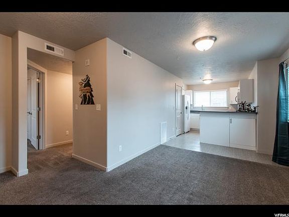 4th image of 1004 N 1090 W APT 304