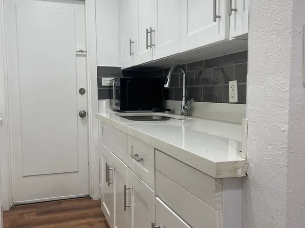 8329 Byron Ave APT 5, Miami Beach, FL 33141