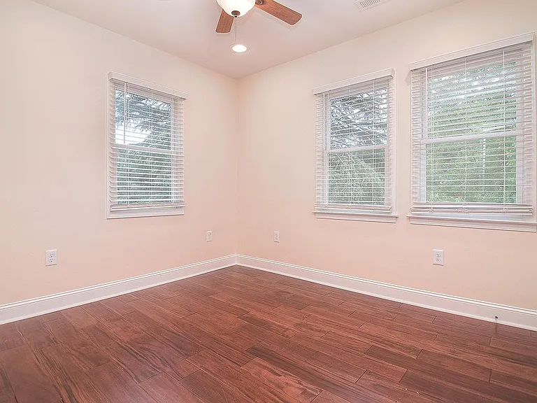 301 W Kingston Ave — Photo 18
