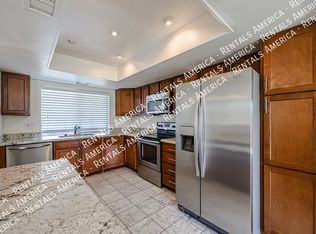 7352 N Via Camello Del Norte UNIT 215, Scottsdale, AZ 85258