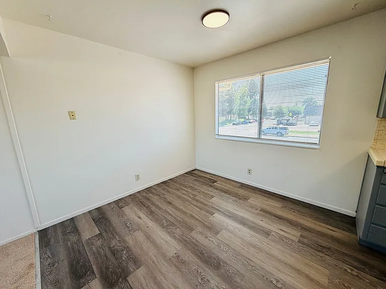 203 W Benjamin Holt Dr — Photo 20