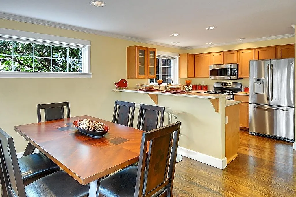 3 bed, 3.5 bath, 1635 sqft, $4,050 — Photo 4