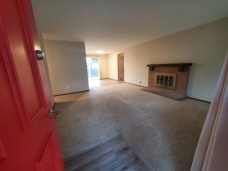 4214 SE 1st Pl — Photo 3