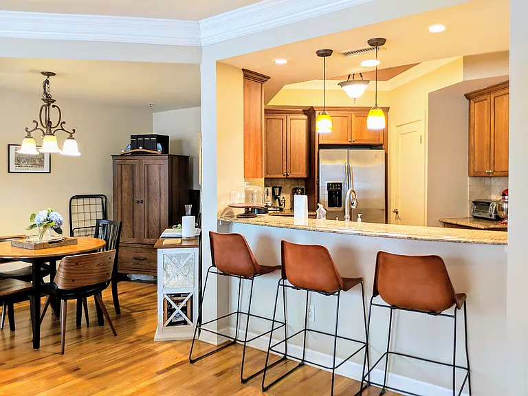 600 Hudson St #3B — Photo 8