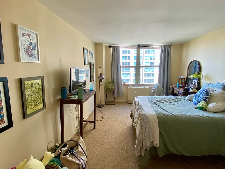 525 W Hawthorne Pl #2104 — Photo 13