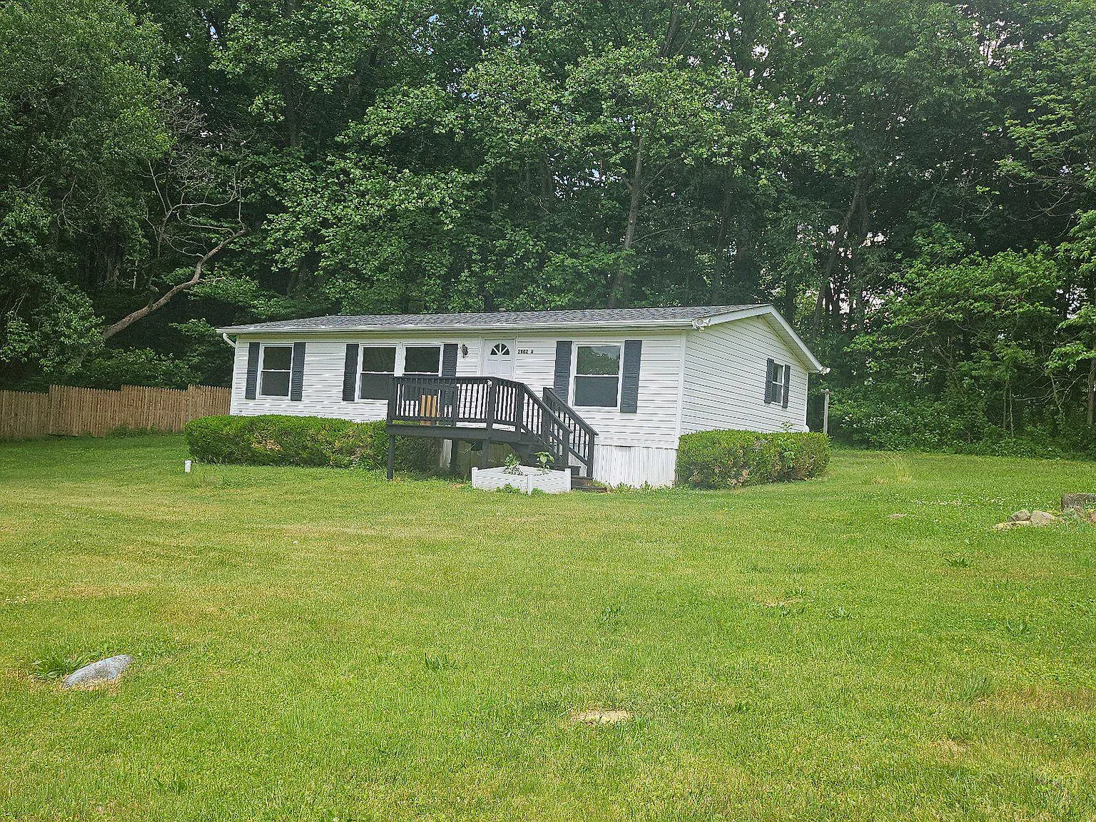 2 bed, 3.0 bath, 2492 sqft, $1,600 — Photo 2