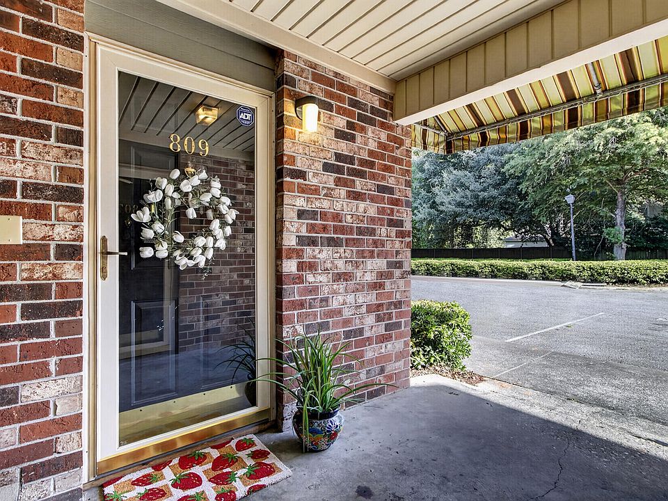 1st image of 809 Andrea Ln