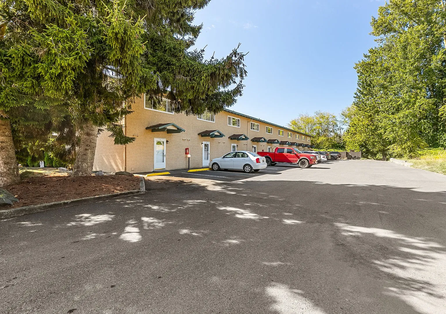 Holly Park Apartments in Ferndale - Schedule a Tour Today! — Photo 4