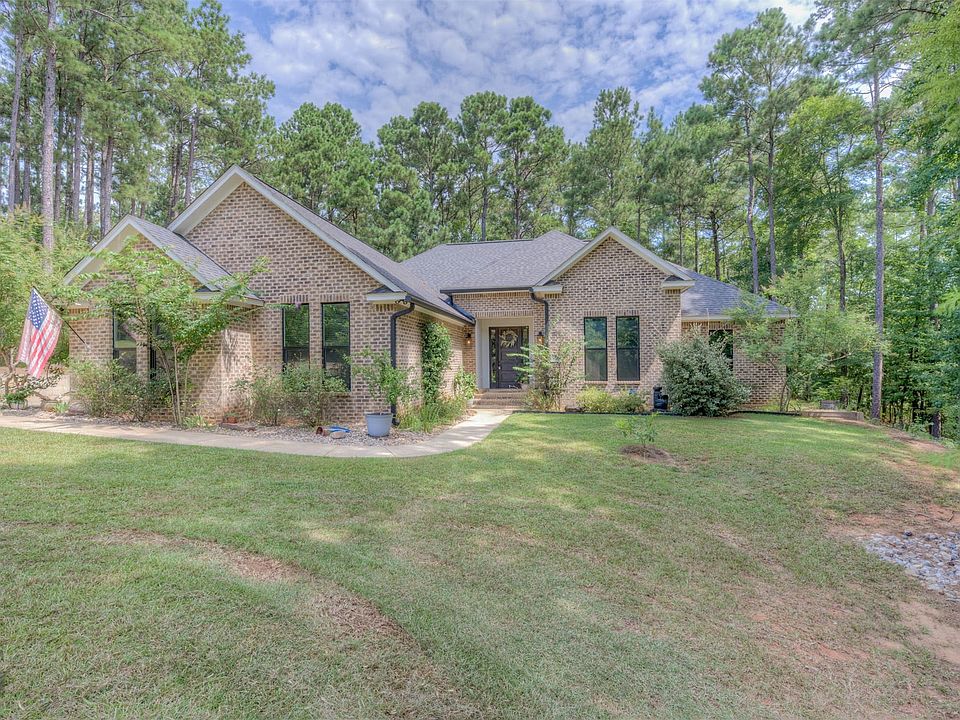 1st image of 149 Fleur De Lis Dr
